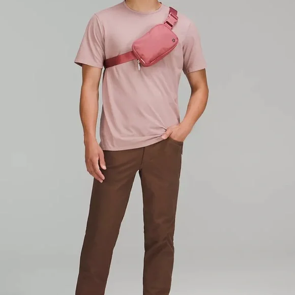 *ONLY 2 LEFT* Luluemon Everywhere Belt Bag RARE - Picture 7 of 7